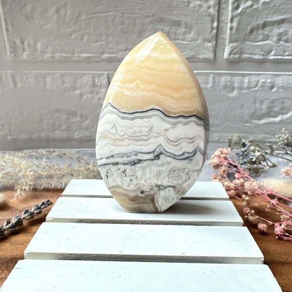 Beautiful Zebra Calcite Flame - Picture 4 of 7